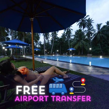 Oreeka - Katunayake Airport Transit Hotels Esterno foto