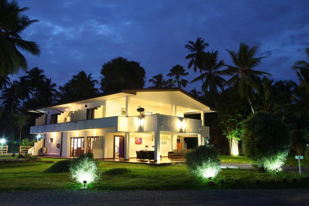 Oreeka - Katunayake Airport Transit Hotels Esterno foto
