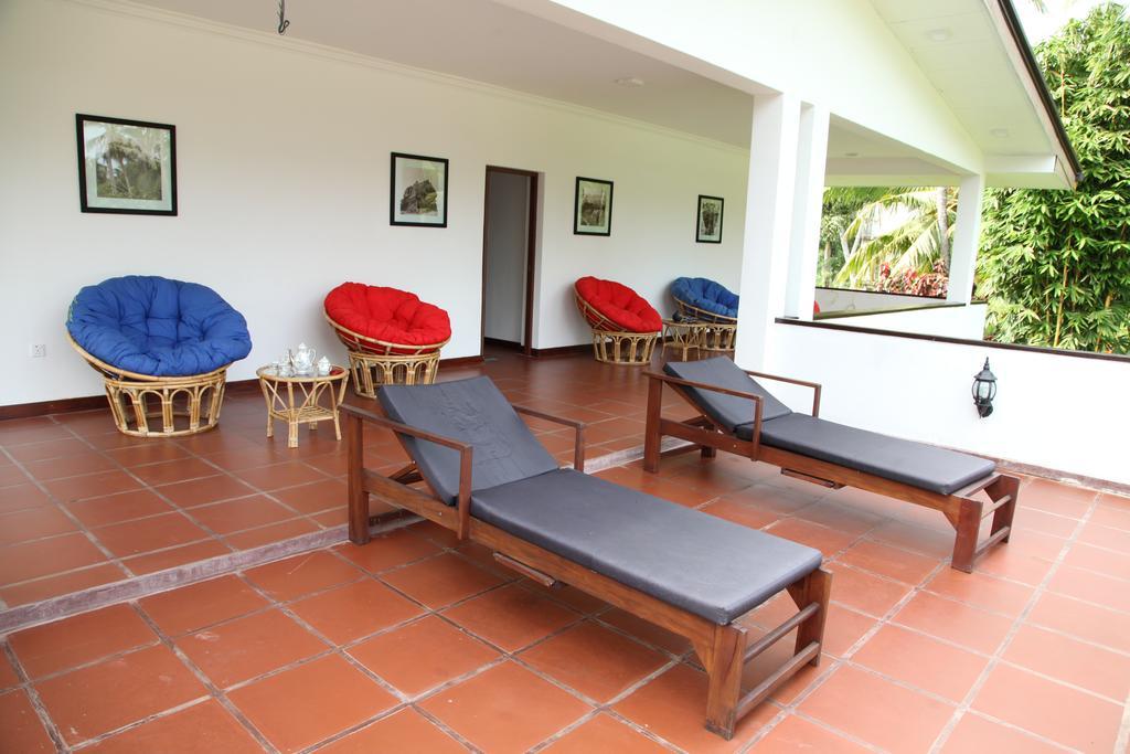 Oreeka - Katunayake Airport Transit Hotels Esterno foto