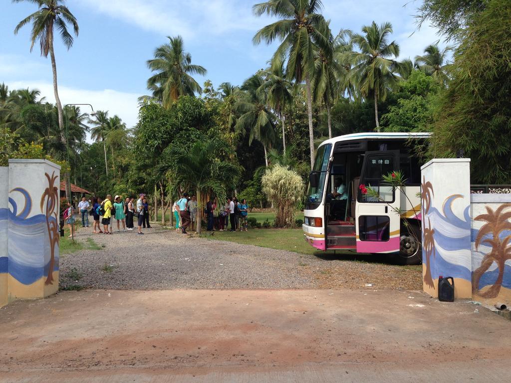 Oreeka - Katunayake Airport Transit Hotels Esterno foto