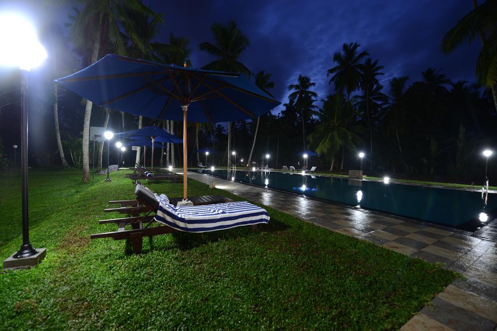 Oreeka - Katunayake Airport Transit Hotels Esterno foto