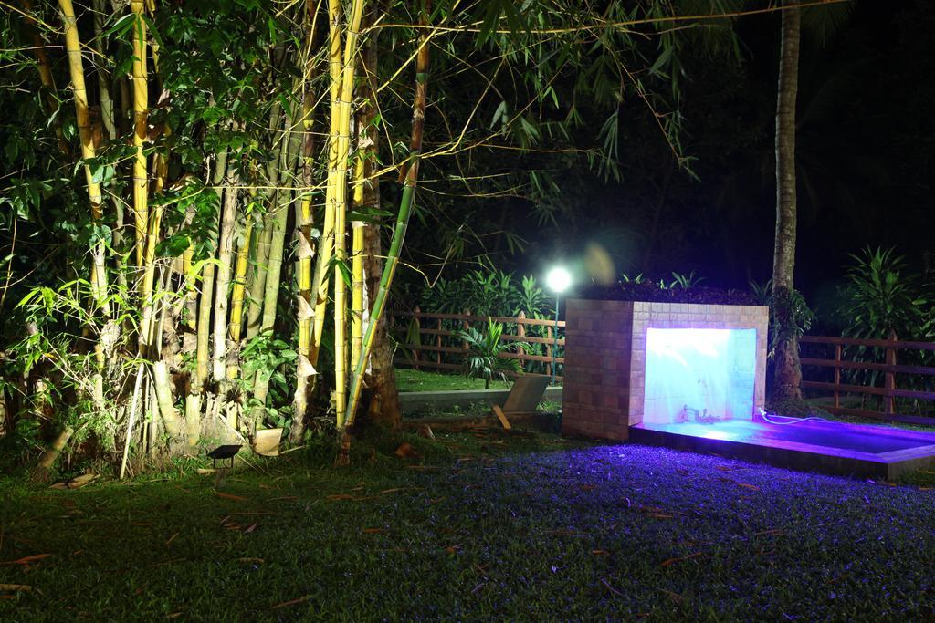 Oreeka - Katunayake Airport Transit Hotels Esterno foto