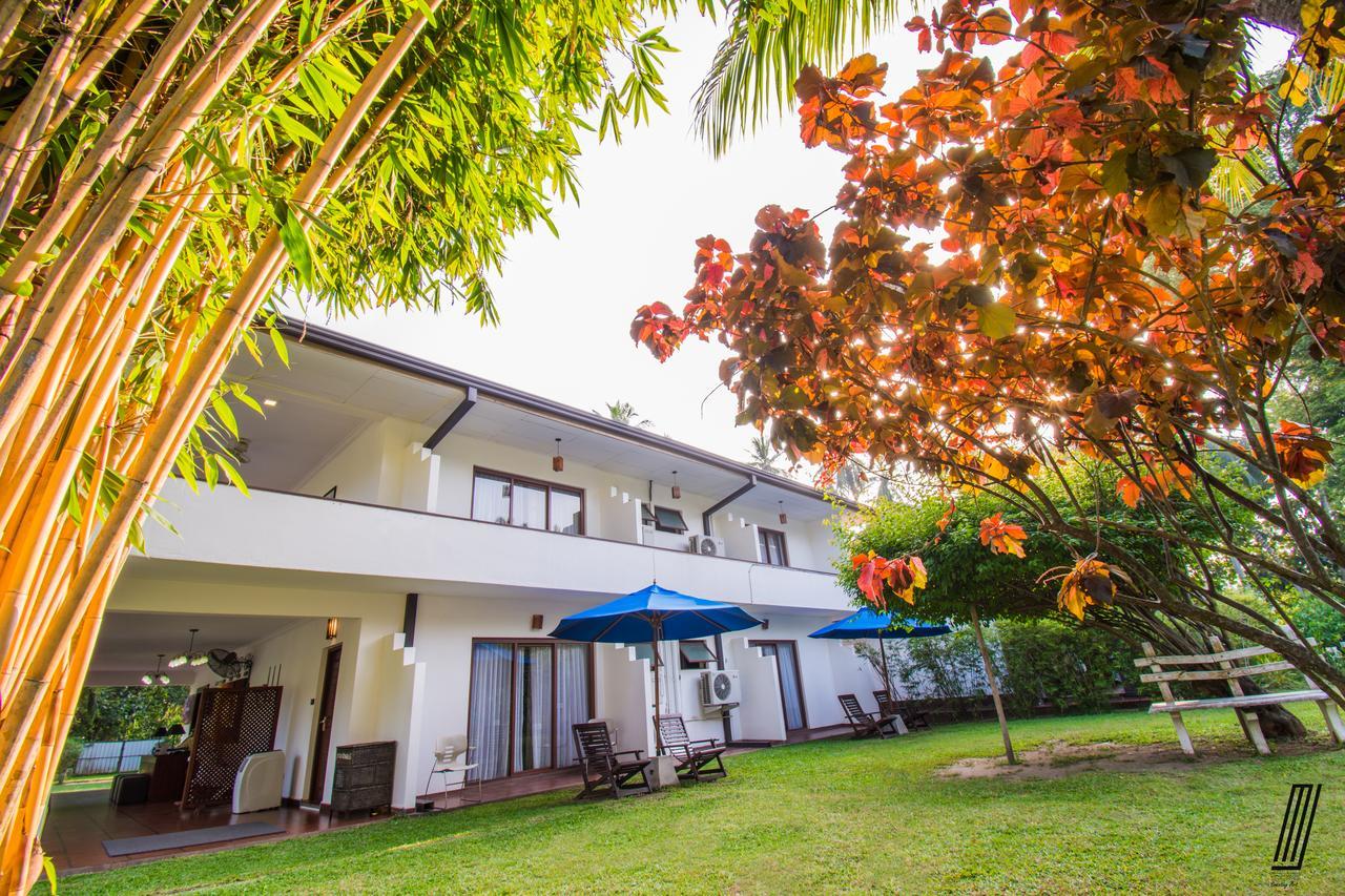 Oreeka - Katunayake Airport Transit Hotels Esterno foto