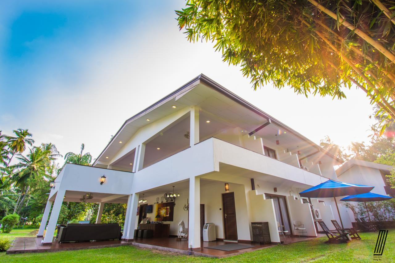 Oreeka - Katunayake Airport Transit Hotels Esterno foto