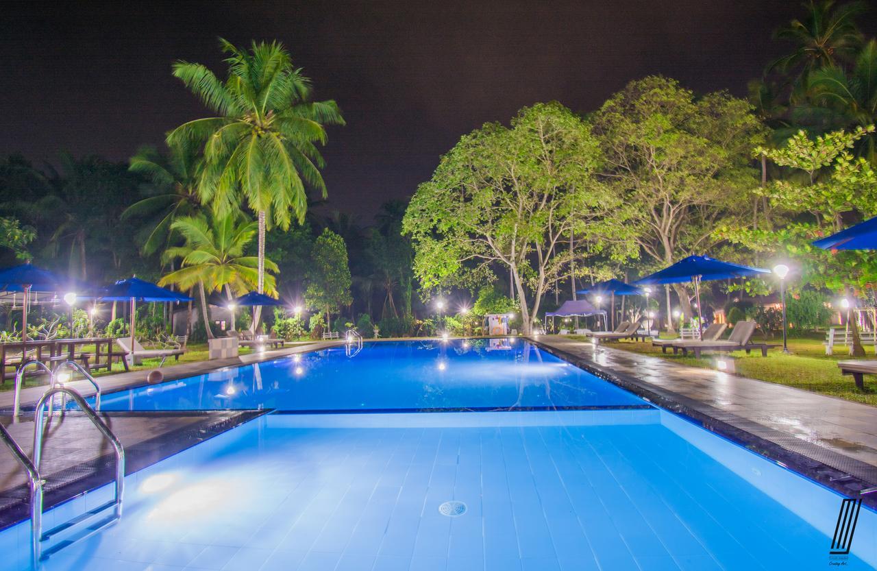 Oreeka - Katunayake Airport Transit Hotels Esterno foto