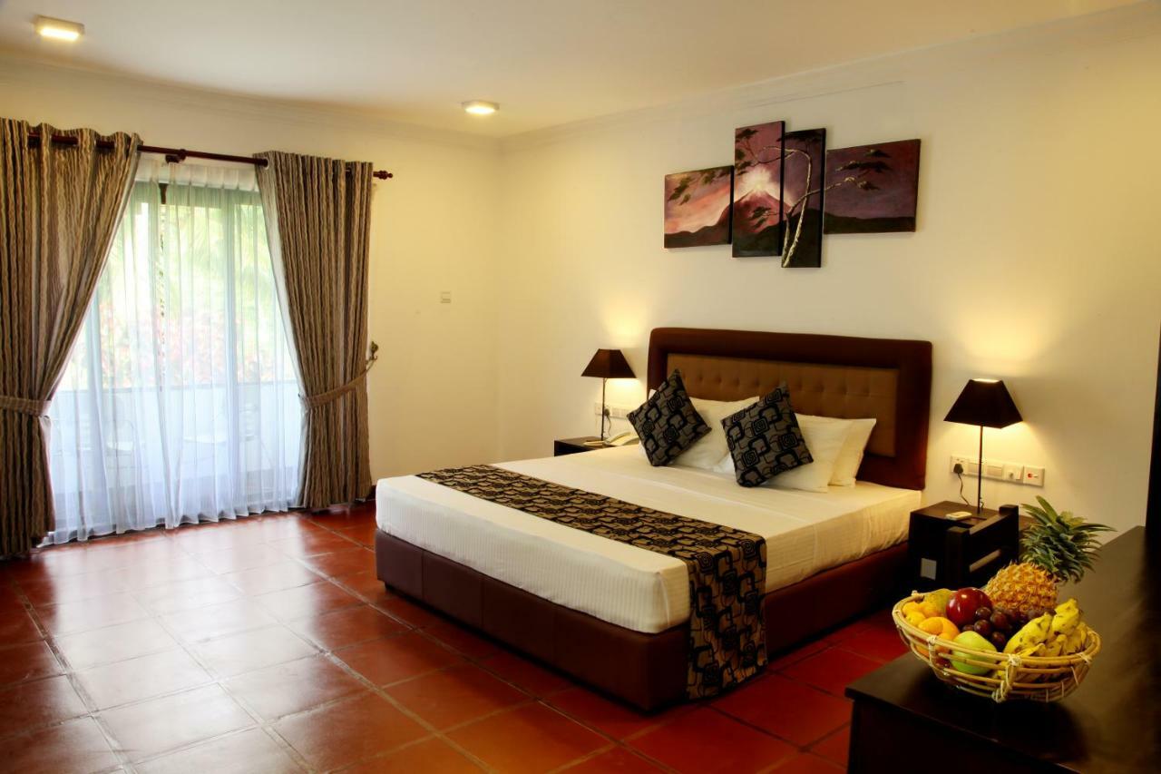 Oreeka - Katunayake Airport Transit Hotels Esterno foto